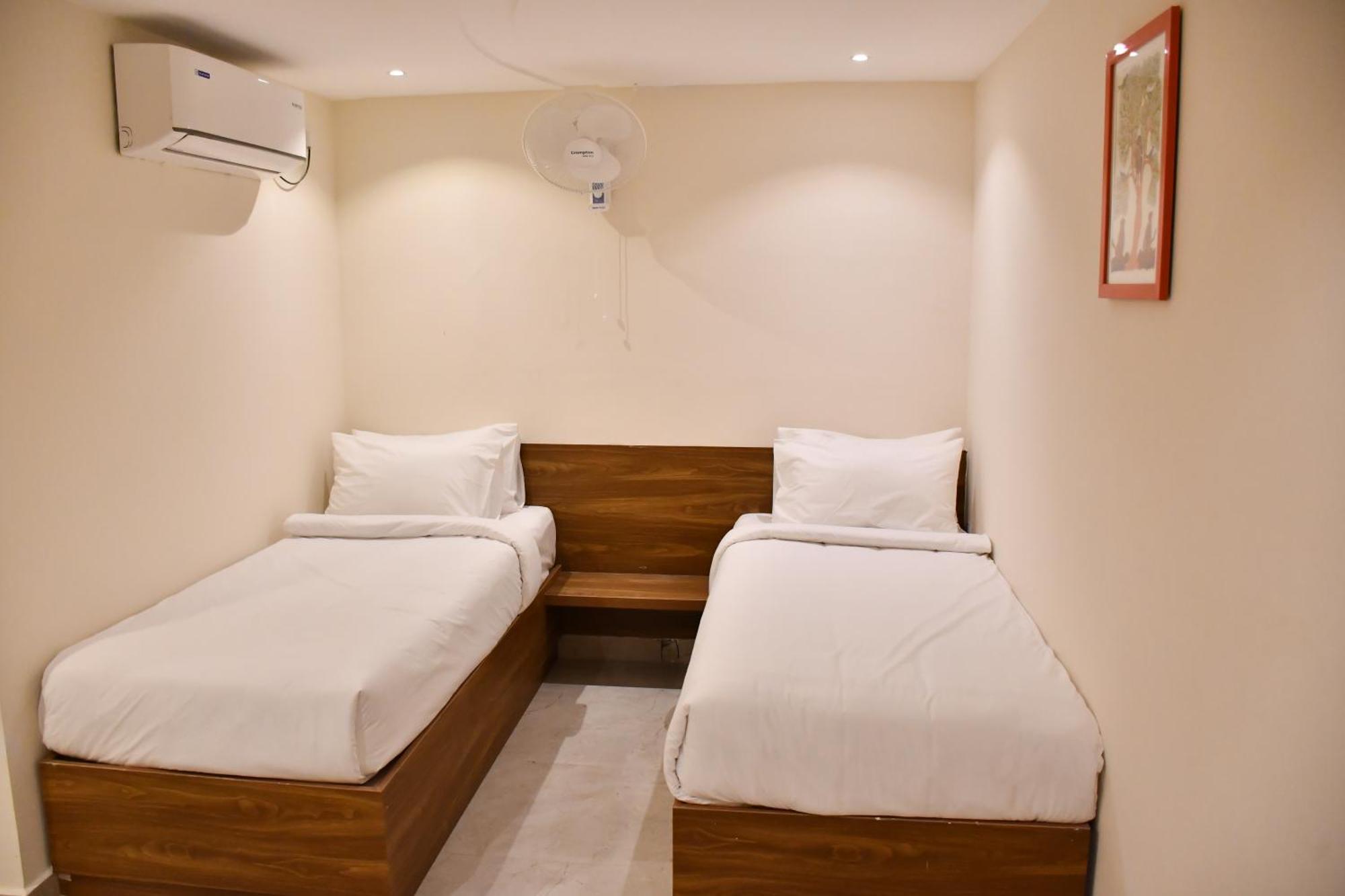 Hotel Dhruv Elite And Banquets Hyderabad Exterior foto